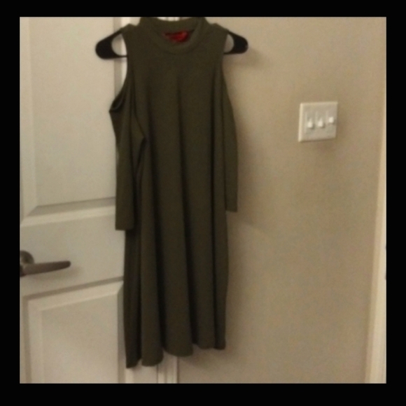 Hot Kiss Dresses & Skirts - 🥳🥳HP🥳🥳Hi Neck Shoulders Out Dress